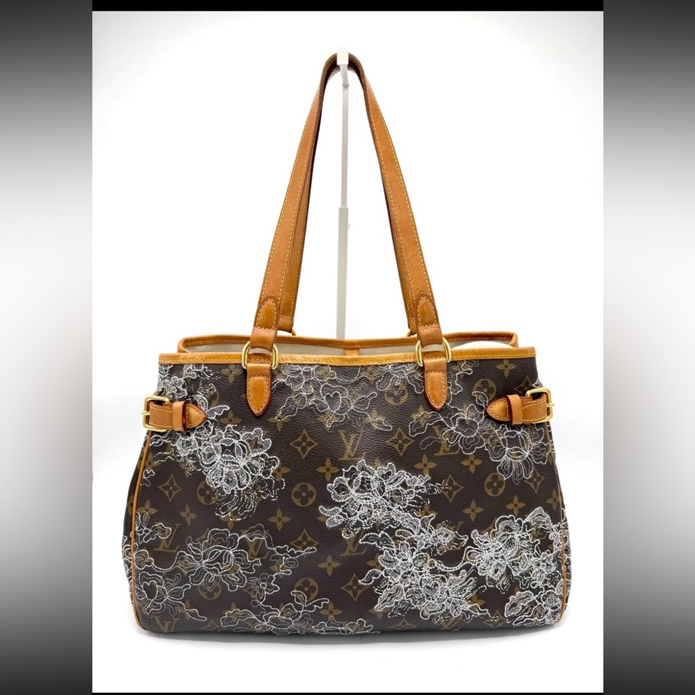 🔥RARE🔥 Louis Vuitton Dentelle Batignolles Tote - Silver